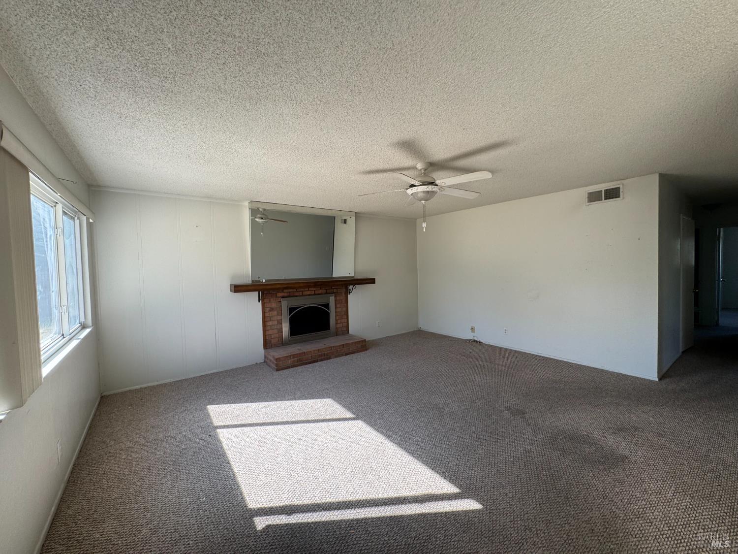 Detail Gallery Image 14 of 45 For 2040 Las Lomas Ct, Concord,  CA 94519 - 3 Beds | 2 Baths