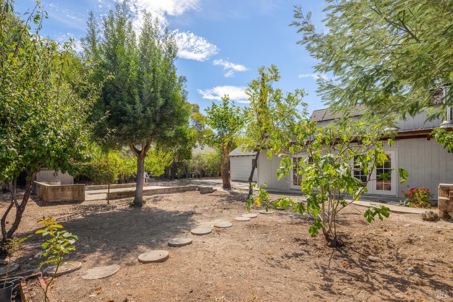 Detail Gallery Image 4 of 28 For 605 Curtin Ln, Sonoma,  CA 95476 - 3 Beds | 2 Baths
