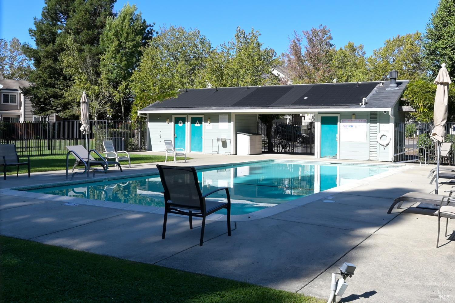 Detail Gallery Image 36 of 55 For 871 Chardonnay Cir, Petaluma,  CA 94954 - 3 Beds | 2/1 Baths