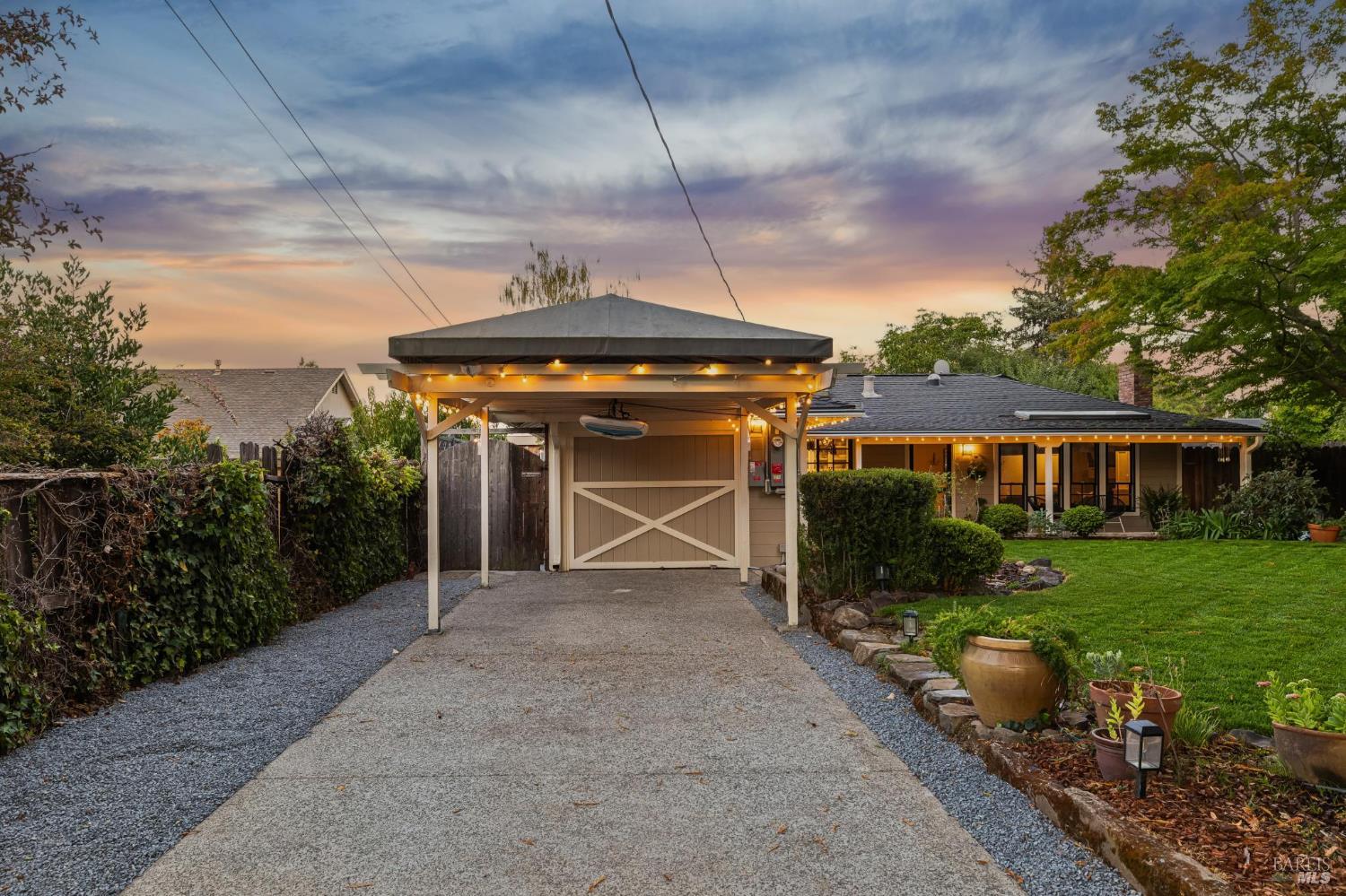 Detail Gallery Image 3 of 51 For 770 Eucalyptus Ave, Novato,  CA 94947 - 3 Beds | 2 Baths