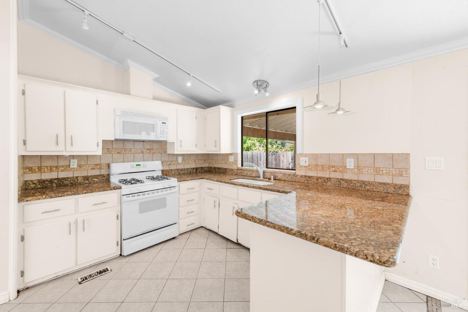 Detail Gallery Image 23 of 44 For 2195 Delpha Dr, Napa,  CA 94558 - 3 Beds | 2 Baths