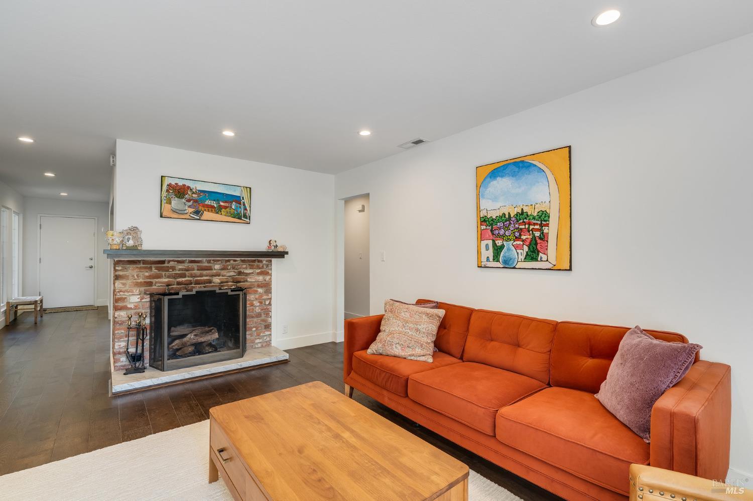 Detail Gallery Image 9 of 27 For 921 1st St, Sonoma,  CA 95476 - 2 Beds | 2 Baths