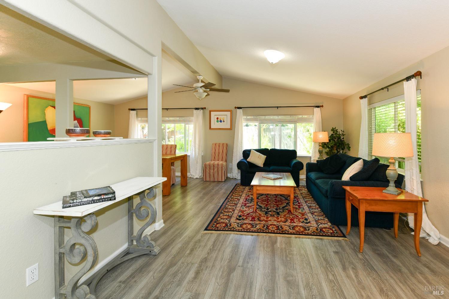 Detail Gallery Image 5 of 35 For 4 La Canada Ct, Saint Helena,  CA 94574 - 2 Beds | 2 Baths