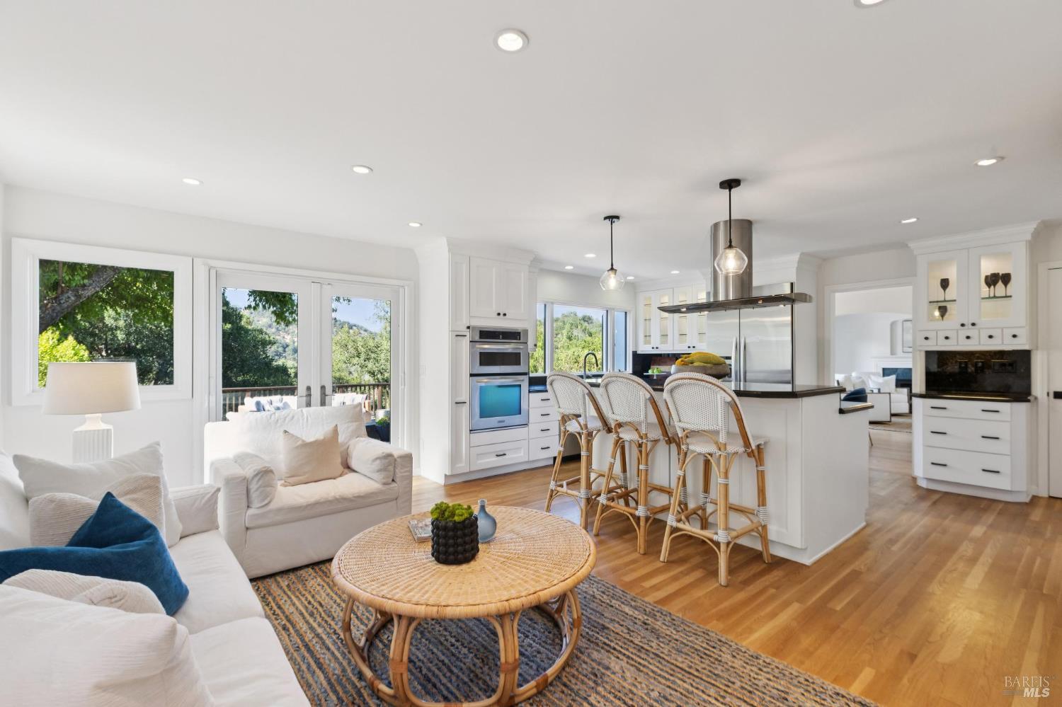 Detail Gallery Image 3 of 58 For 467 Cedar Hill Dr, San Rafael,  CA 94903 - 5 Beds | 3 Baths