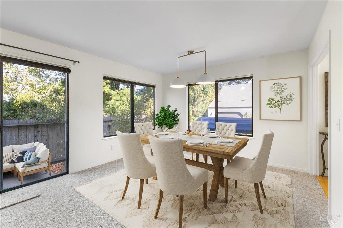 Detail Gallery Image 11 of 34 For 1367 Sylvan Ct, Healdsburg,  CA 95448 - 3 Beds | 2/1 Baths
