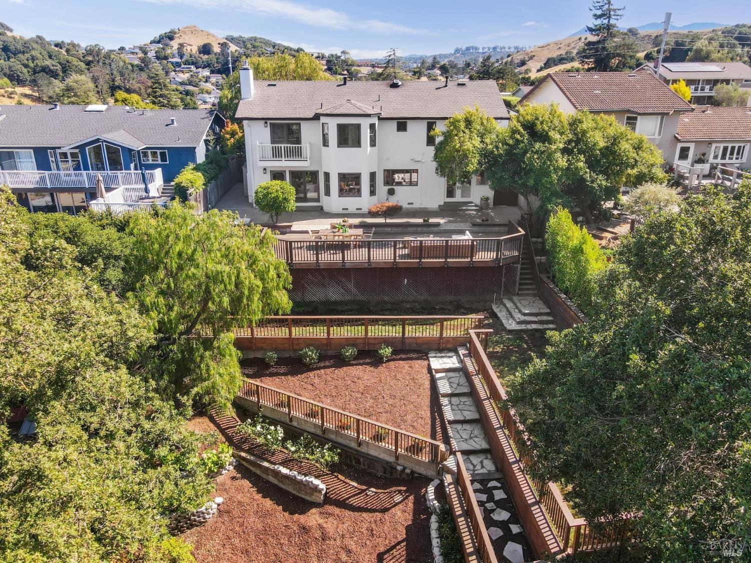 Detail Gallery Image 8 of 58 For 467 Cedar Hill Dr, San Rafael,  CA 94903 - 5 Beds | 3 Baths