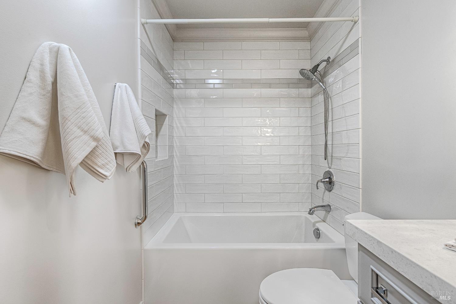 Detail Gallery Image 24 of 63 For 8862 Oak Trail Pl, Santa Rosa,  CA 95409 - 2 Beds | 2 Baths