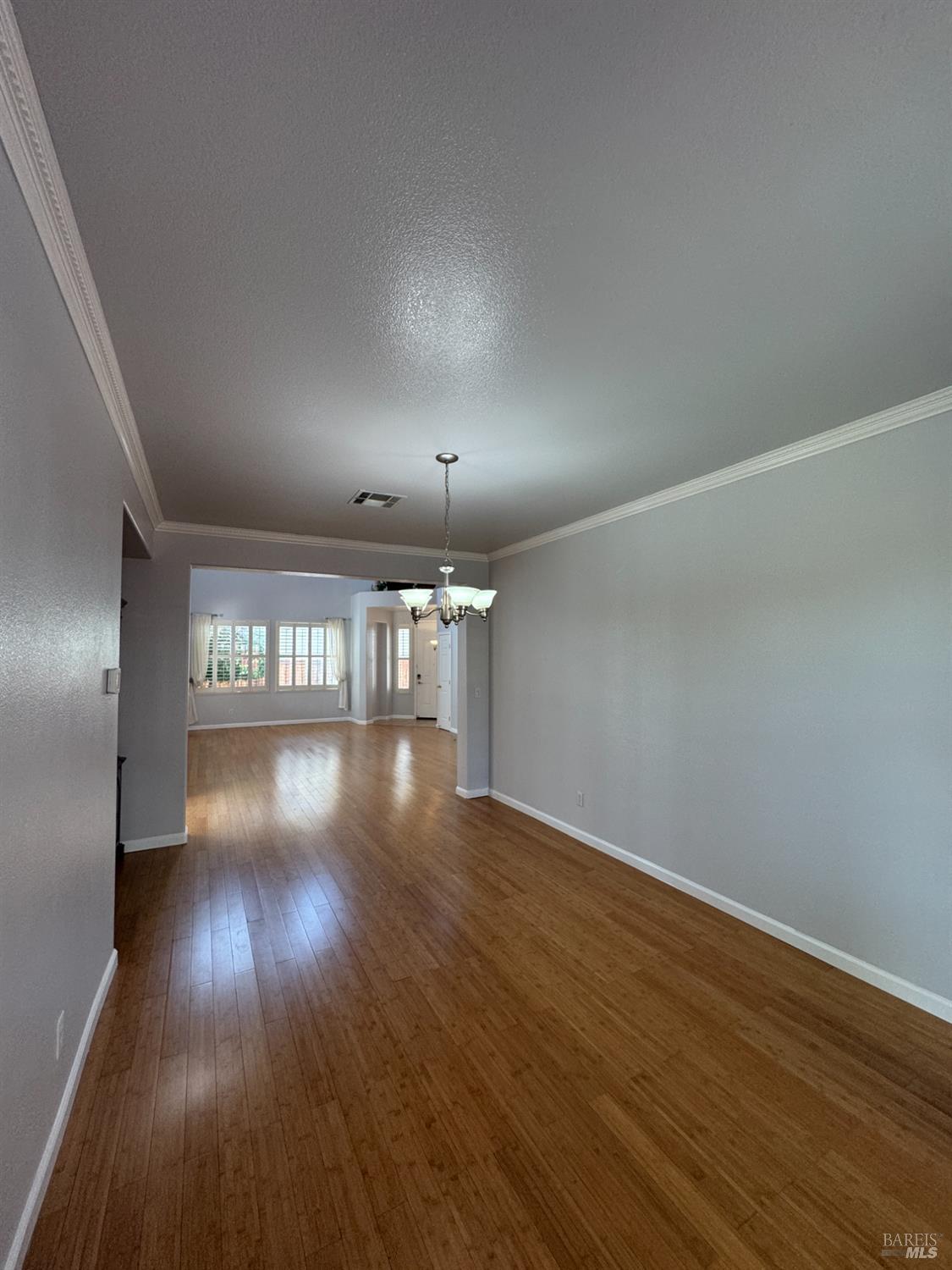 Detail Gallery Image 16 of 58 For 3330 Harbor Moon Ct, Vallejo,  CA 94591 - 5 Beds | 3 Baths