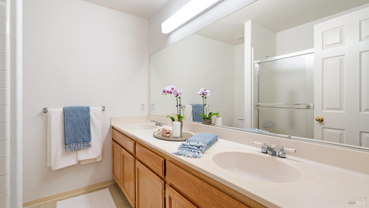 Detail Gallery Image 28 of 55 For 871 Chardonnay Cir, Petaluma,  CA 94954 - 3 Beds | 2/1 Baths