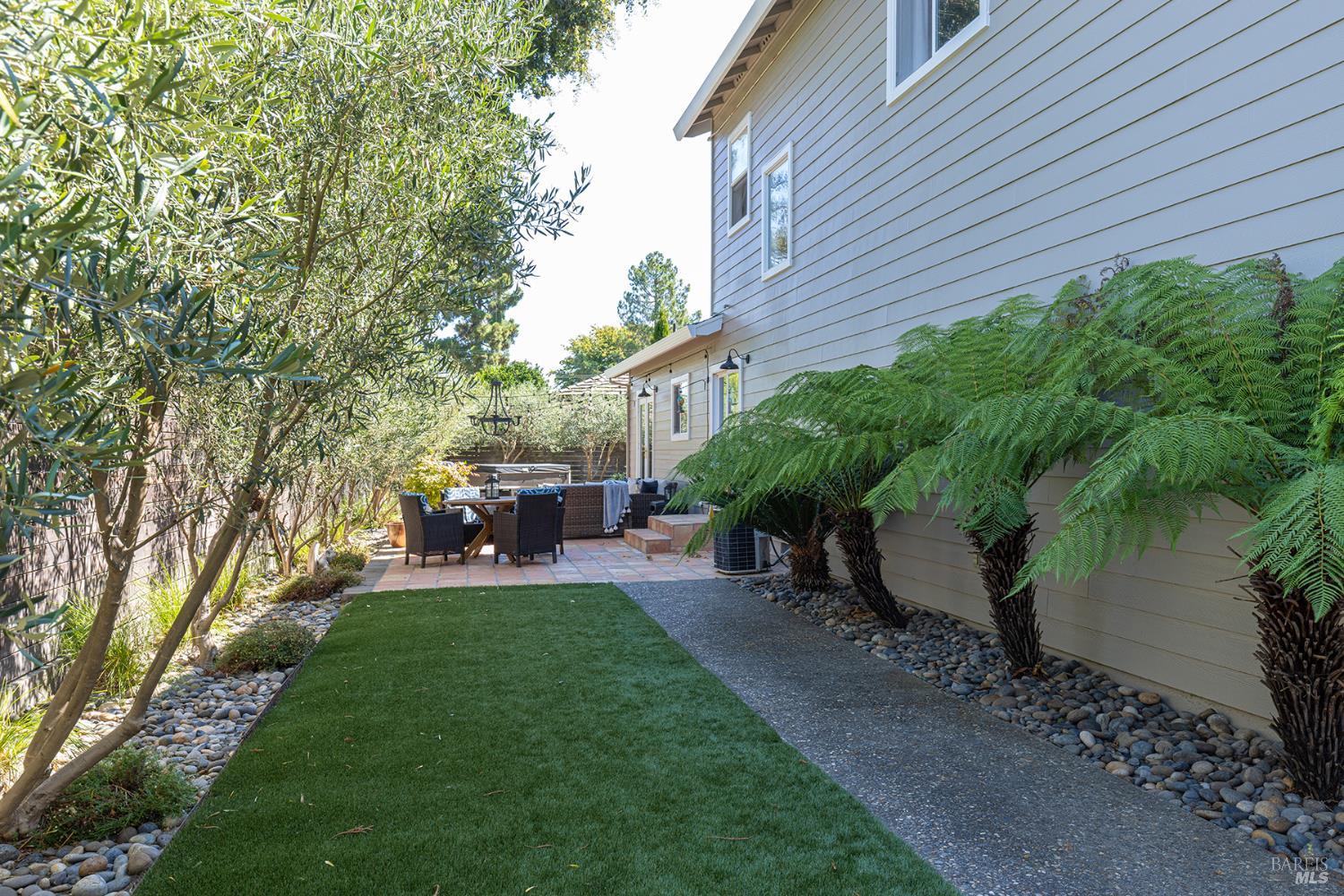 Detail Gallery Image 24 of 63 For 12 Nicholas Ct, Napa,  CA 94558 - 3 Beds | 2/1 Baths