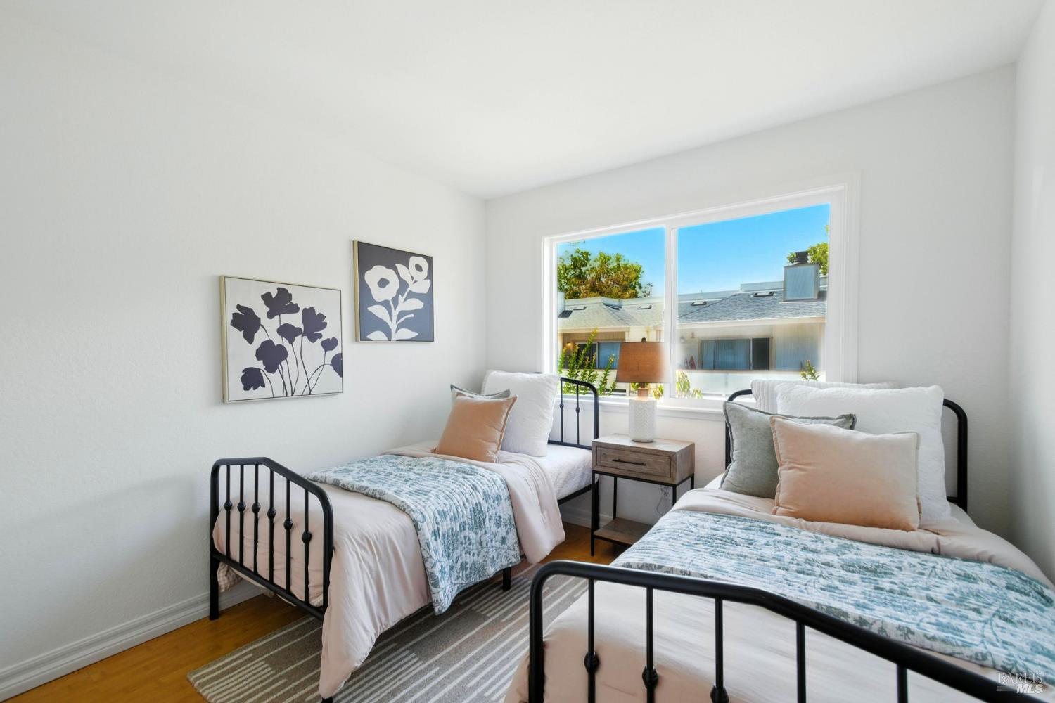 Detail Gallery Image 24 of 38 For 433 Enterprise Dr, Rohnert Park,  CA 94928 - 3 Beds | 2/1 Baths
