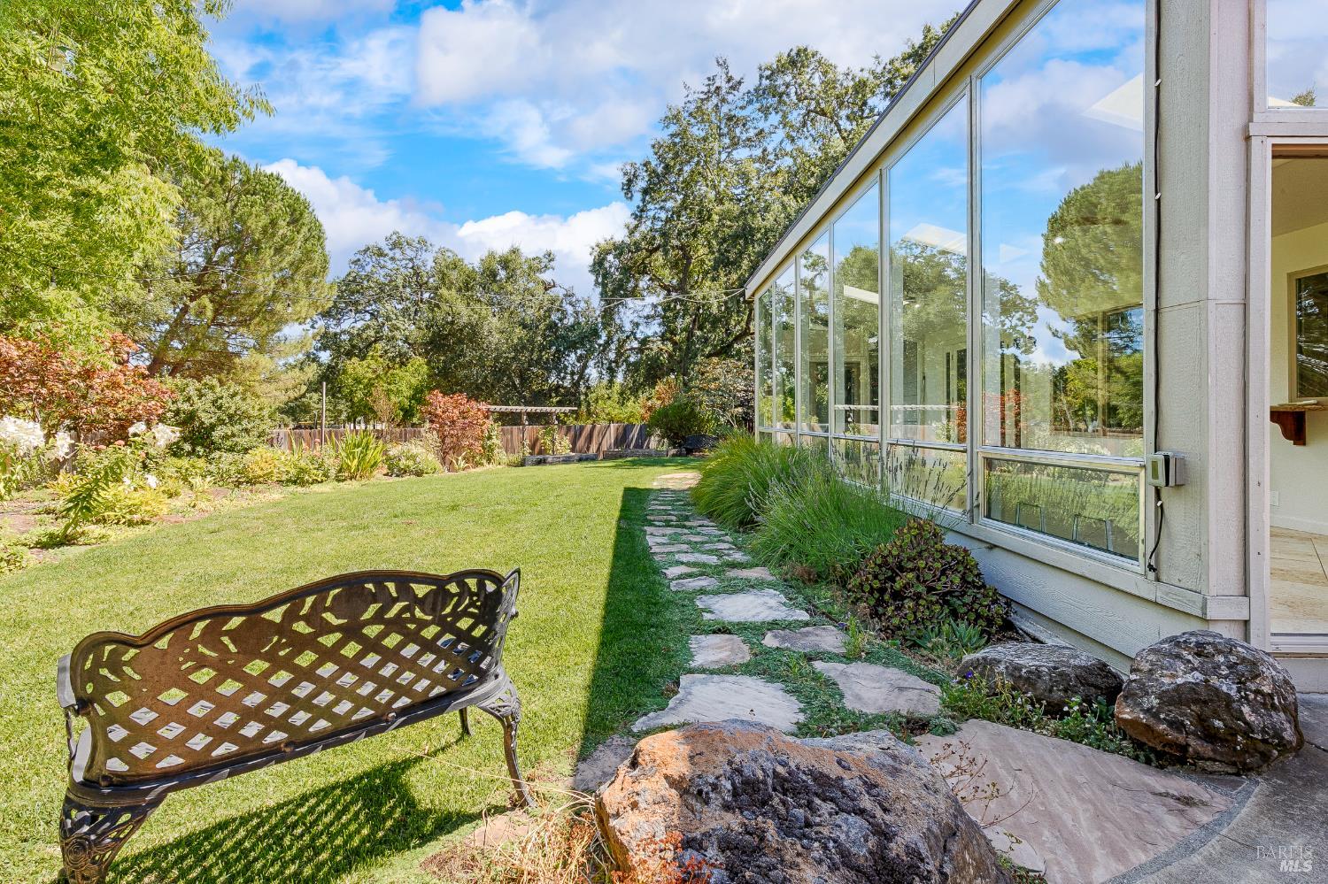 Detail Gallery Image 48 of 63 For 8862 Oak Trail Pl, Santa Rosa,  CA 95409 - 2 Beds | 2 Baths