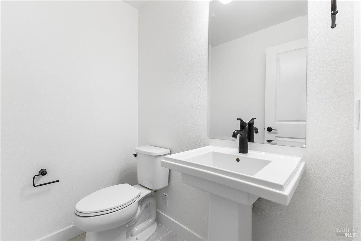 Detail Gallery Image 21 of 31 For 7305 Willowglen Dr, Rohnert Park,  CA 94928 - 4 Beds | 3/1 Baths