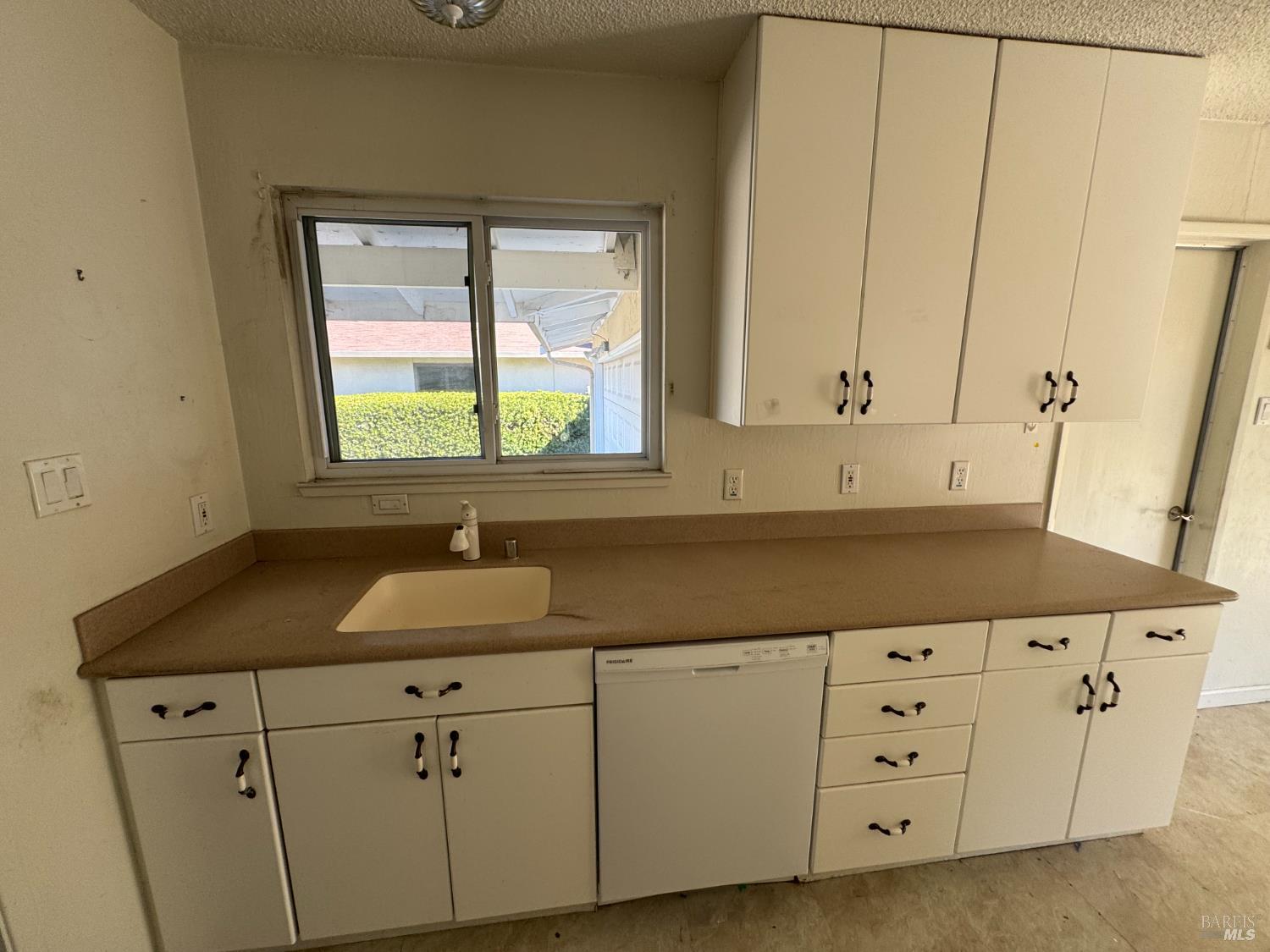 Detail Gallery Image 9 of 45 For 2040 Las Lomas Ct, Concord,  CA 94519 - 3 Beds | 2 Baths