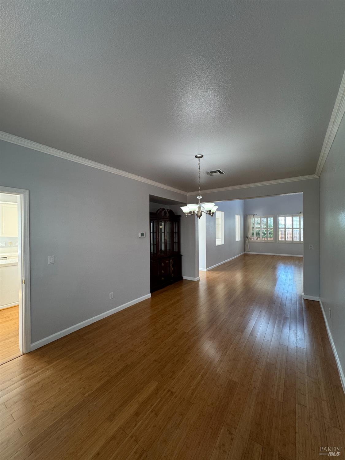 Detail Gallery Image 15 of 58 For 3330 Harbor Moon Ct, Vallejo,  CA 94591 - 5 Beds | 3 Baths