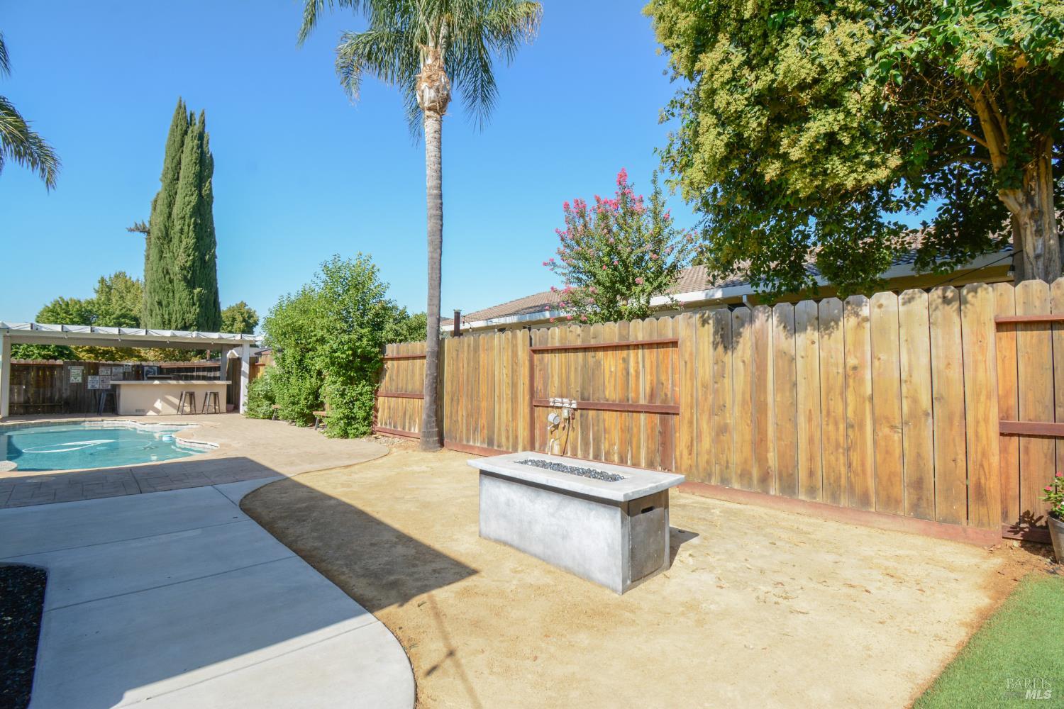 Detail Gallery Image 40 of 46 For 255 Alderglen Dr, Dixon,  CA 95620 - 4 Beds | 2 Baths