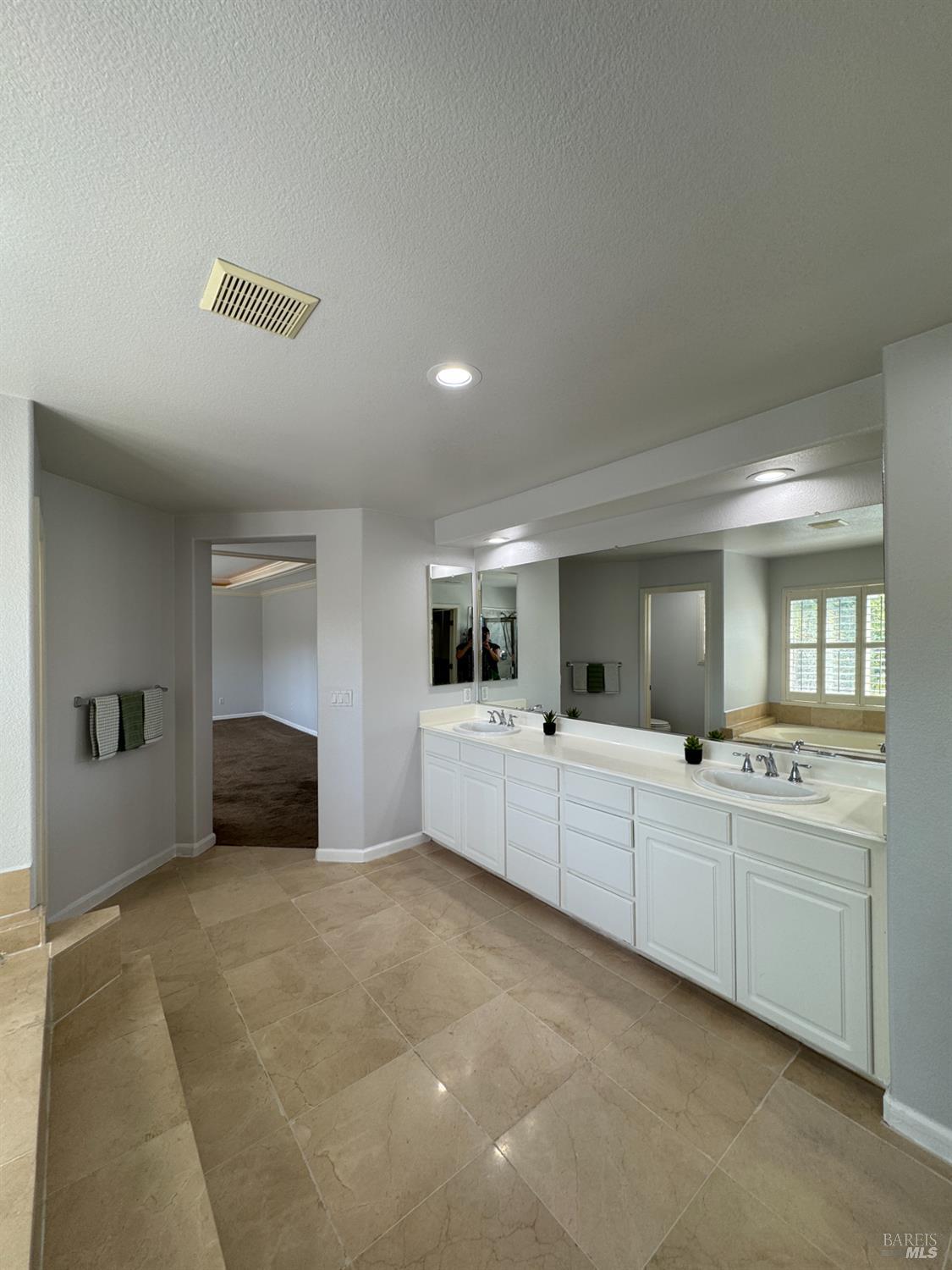 Detail Gallery Image 54 of 58 For 3330 Harbor Moon Ct, Vallejo,  CA 94591 - 5 Beds | 3 Baths