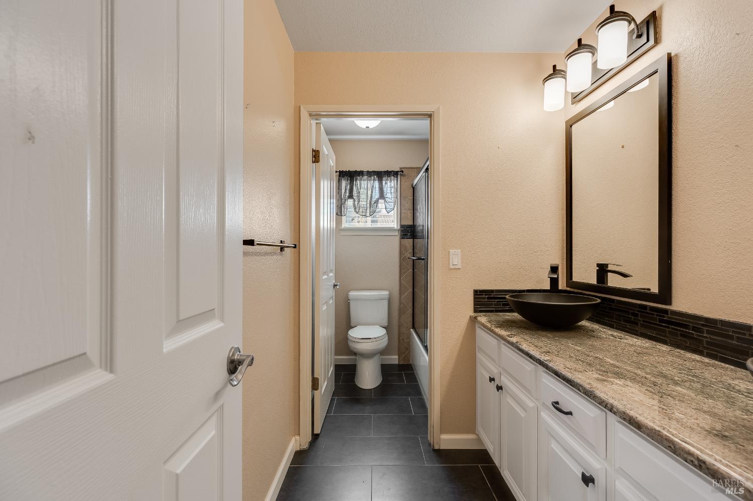 Detail Gallery Image 24 of 34 For 755 Oak Hollow Ave, Vacaville,  CA 95687 - 3 Beds | 2 Baths
