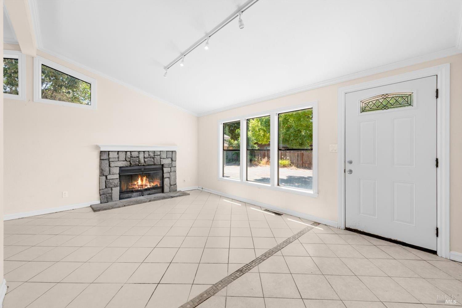 Detail Gallery Image 16 of 44 For 2195 Delpha Dr, Napa,  CA 94558 - 3 Beds | 2 Baths