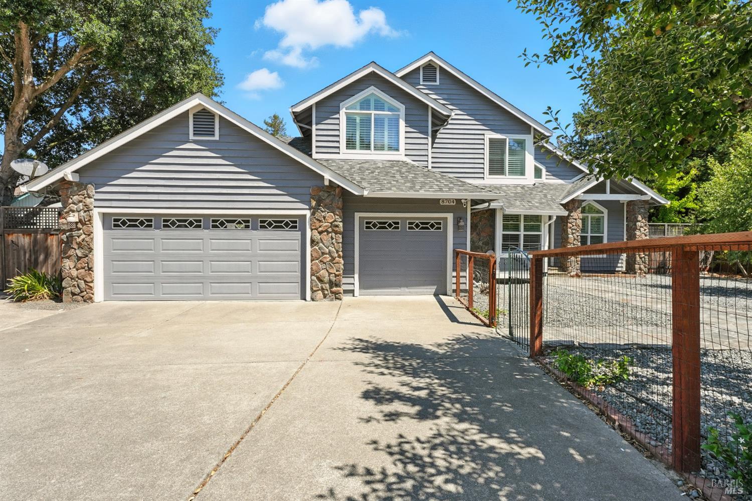 8704 Cypress Ave