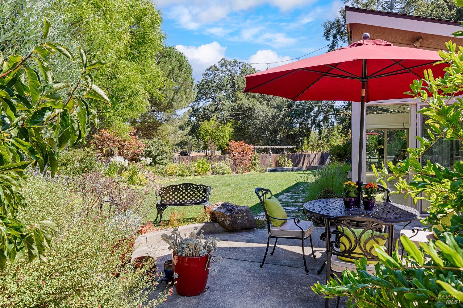 Detail Gallery Image 43 of 63 For 8862 Oak Trail Pl, Santa Rosa,  CA 95409 - 2 Beds | 2 Baths