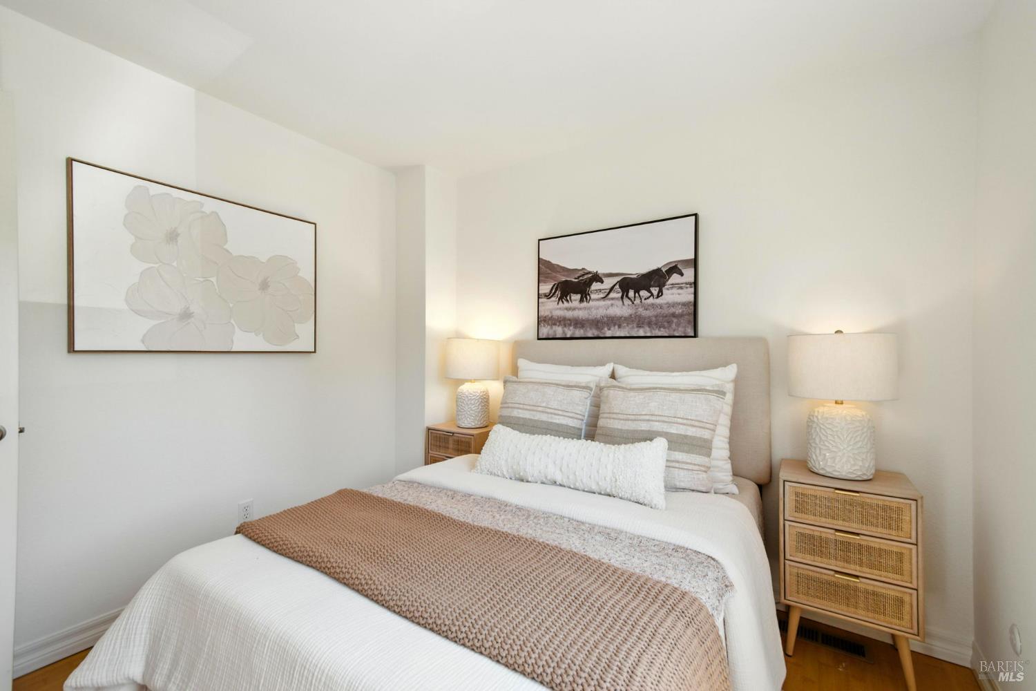 Detail Gallery Image 22 of 38 For 433 Enterprise Dr, Rohnert Park,  CA 94928 - 3 Beds | 2/1 Baths