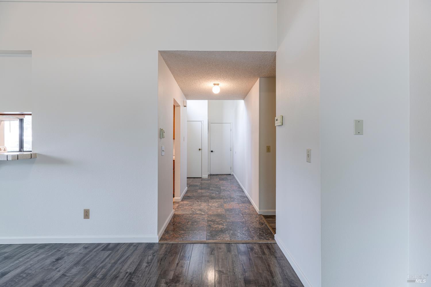 Detail Gallery Image 6 of 43 For 601 Marylyn Cir, Petaluma,  CA 94954 - 3 Beds | 2 Baths