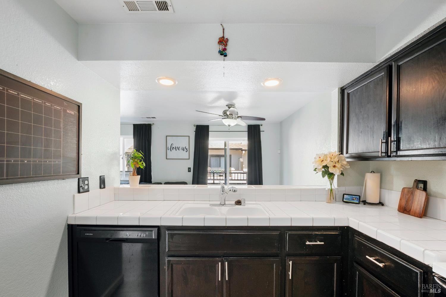 Detail Gallery Image 13 of 25 For 1 Frisbie St #415,  Vallejo,  CA 94590 - 2 Beds | 1/1 Baths