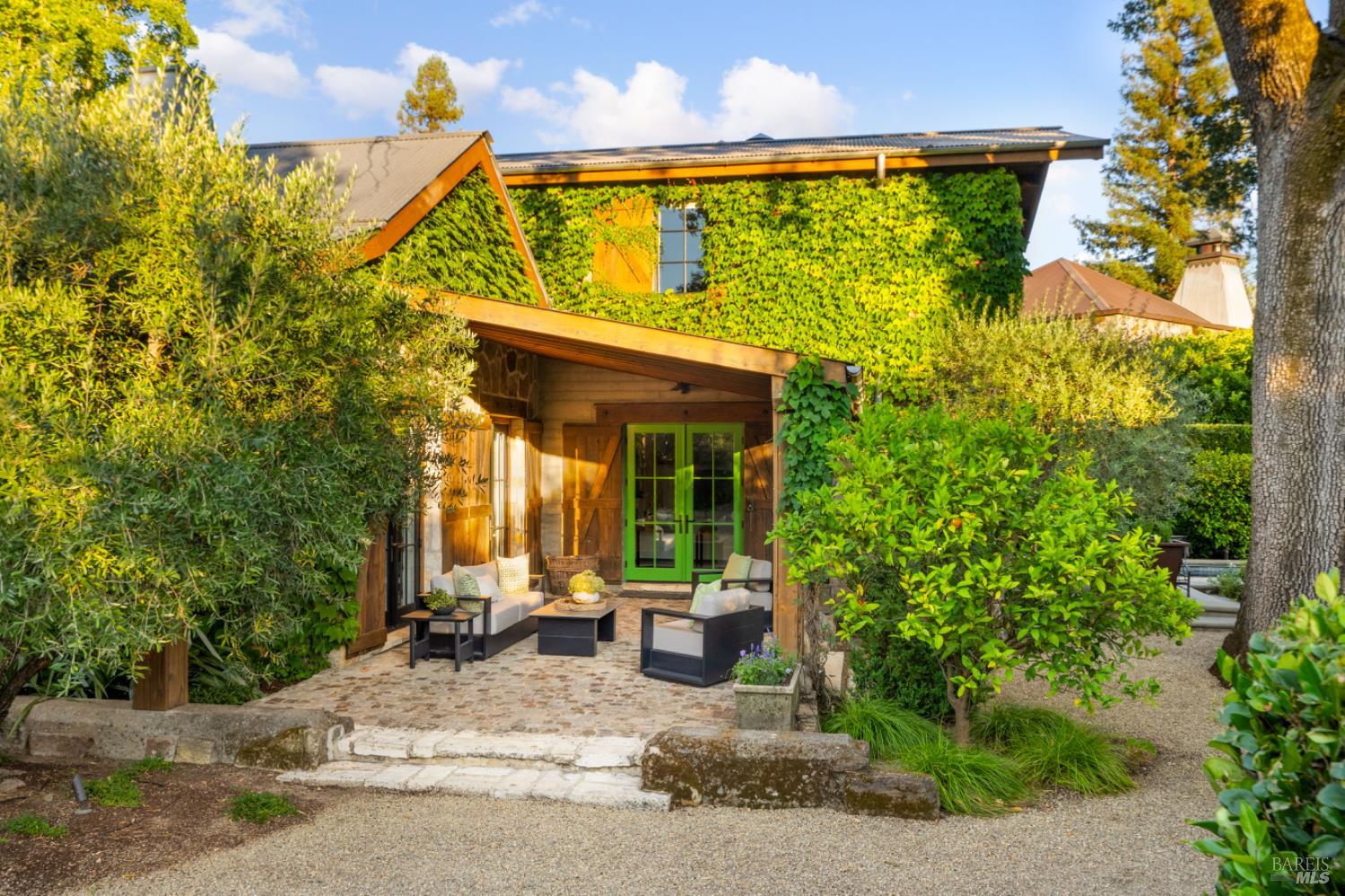 Detail Gallery Image 4 of 46 For 1711 Tainter St, Saint Helena,  CA 94574 - 4 Beds | 4/1 Baths