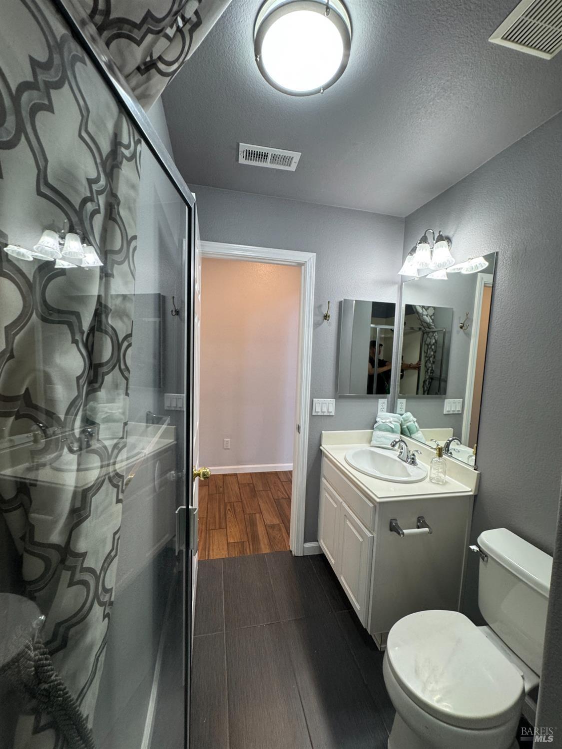 Detail Gallery Image 9 of 58 For 3330 Harbor Moon Ct, Vallejo,  CA 94591 - 5 Beds | 3 Baths
