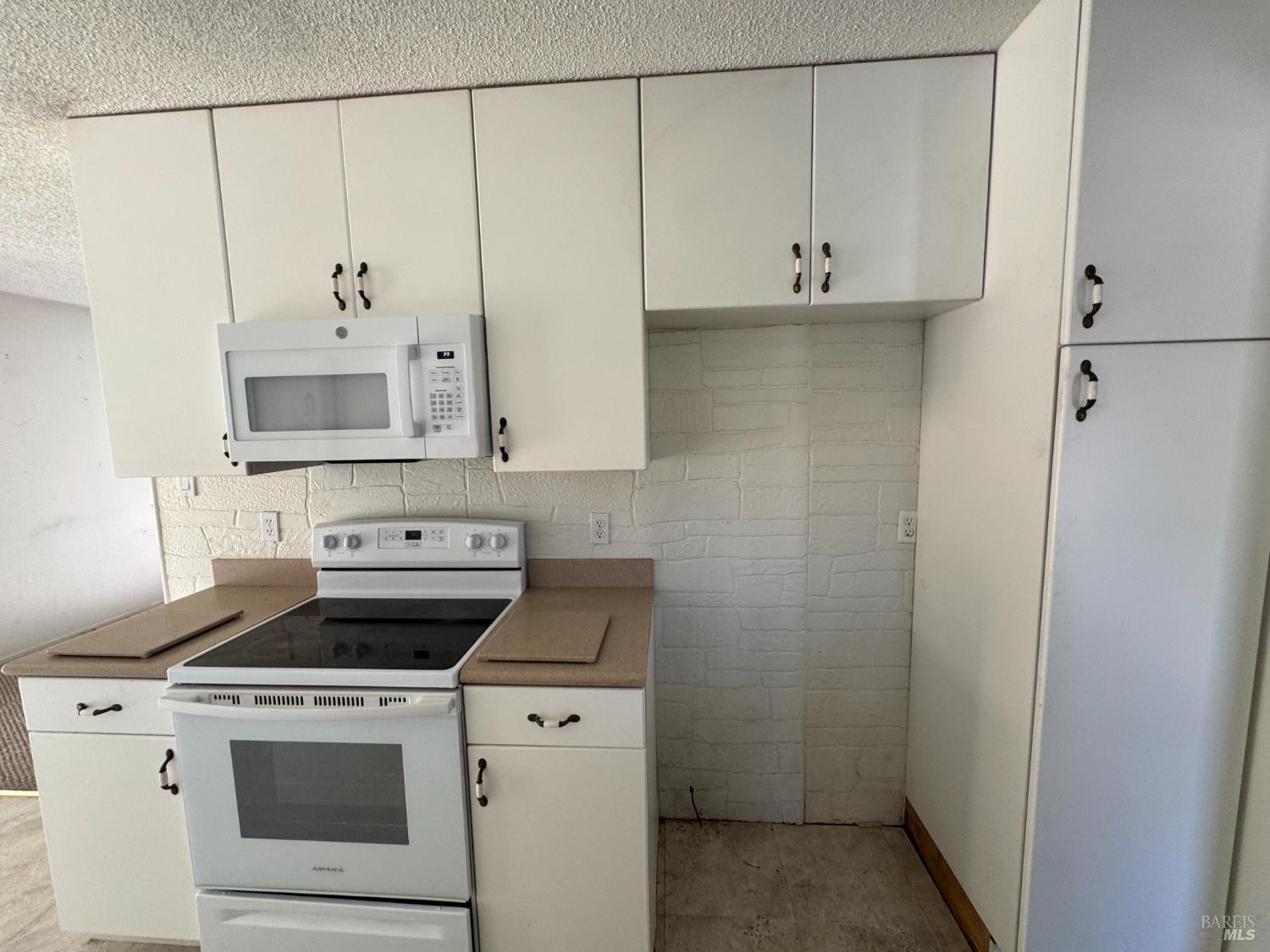 Detail Gallery Image 7 of 45 For 2040 Las Lomas Ct, Concord,  CA 94519 - 3 Beds | 2 Baths