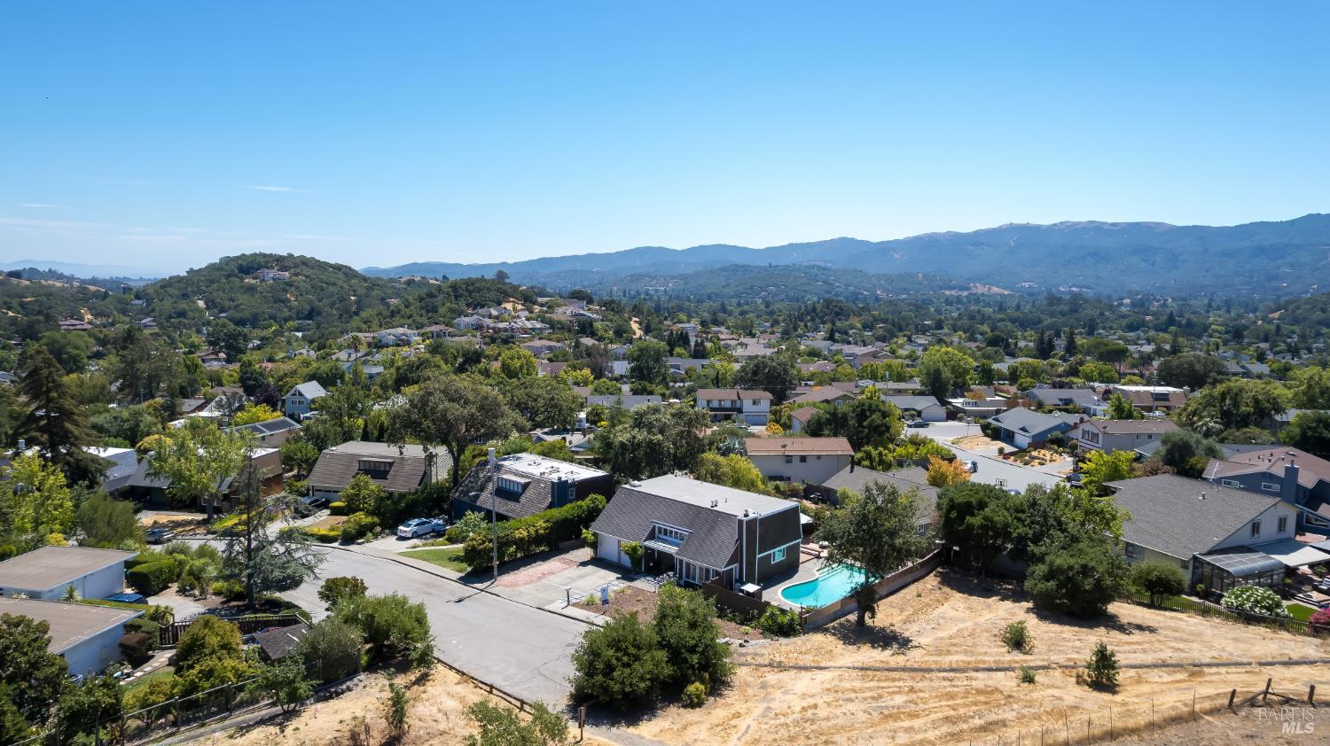 Detail Gallery Image 31 of 33 For 26 Sotelo Way, Novato,  CA 94945 - 4 Beds | 2/1 Baths