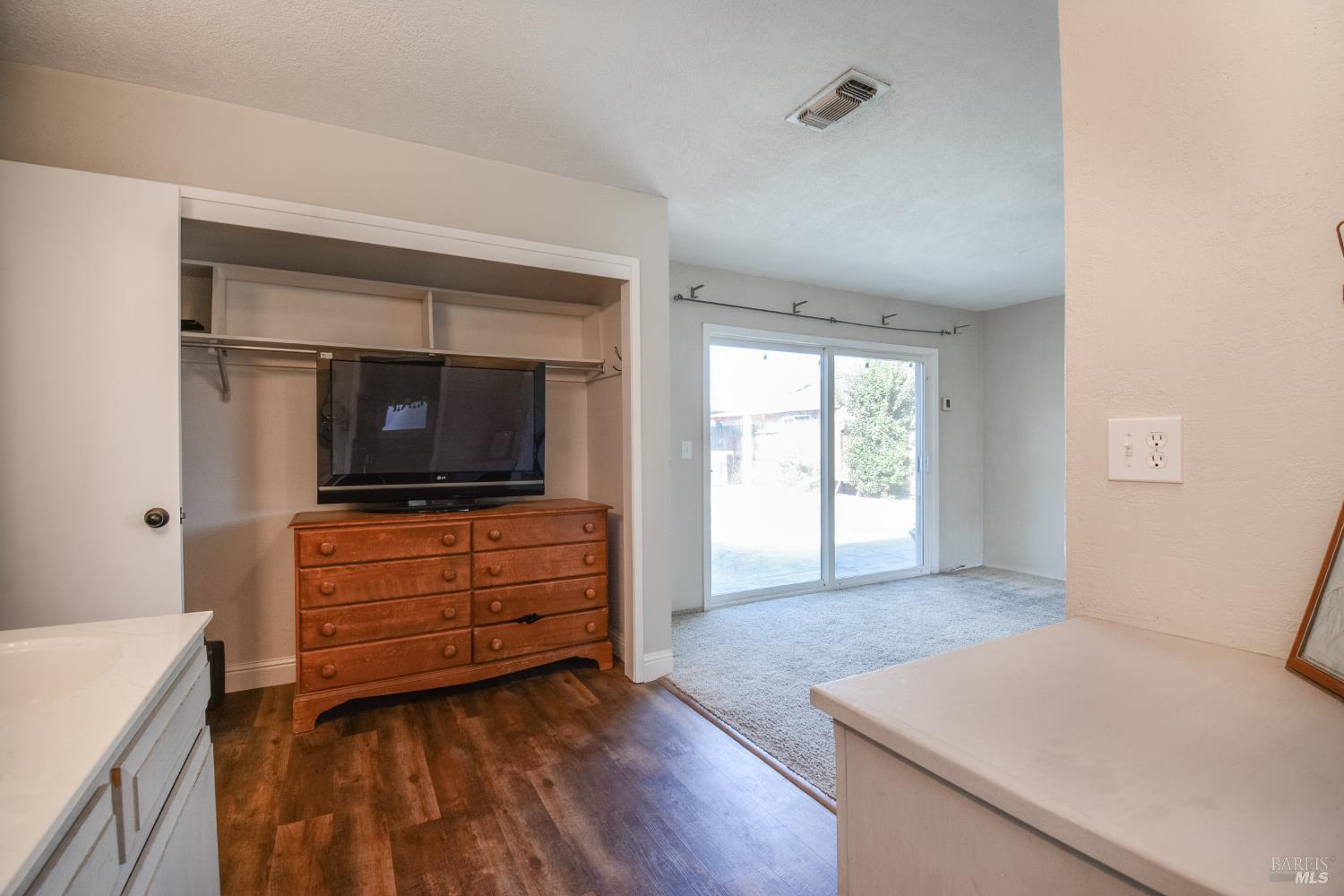 Detail Gallery Image 14 of 46 For 255 Alderglen Dr, Dixon,  CA 95620 - 4 Beds | 2 Baths