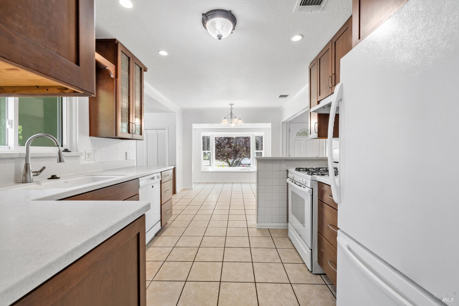 Detail Gallery Image 13 of 43 For 3767 Texas Dr, Santa Rosa,  CA 95405 - 3 Beds | 1/1 Baths