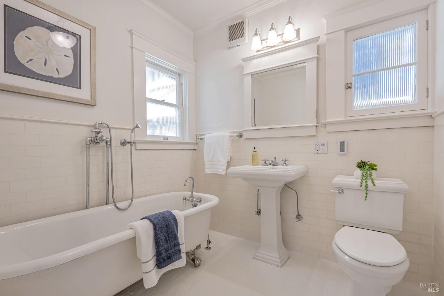 Detail Gallery Image 20 of 37 For 47 Coronet Ave, Mill Valley,  CA 94941 - 5 Beds | 4 Baths