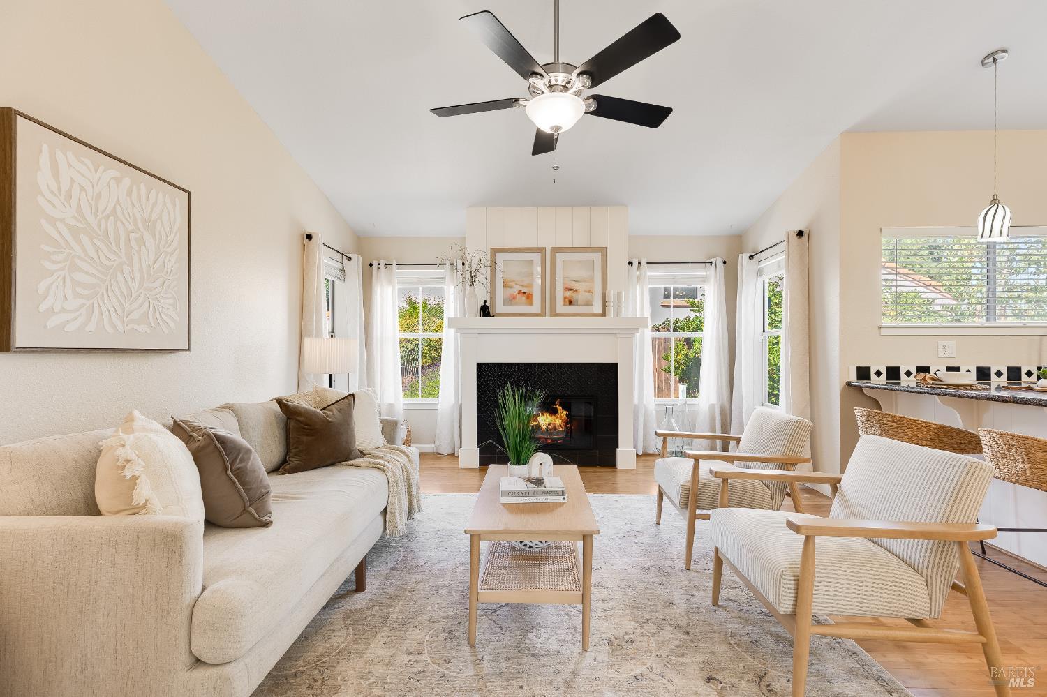 Detail Gallery Image 7 of 34 For 755 Oak Hollow Ave, Vacaville,  CA 95687 - 3 Beds | 2 Baths