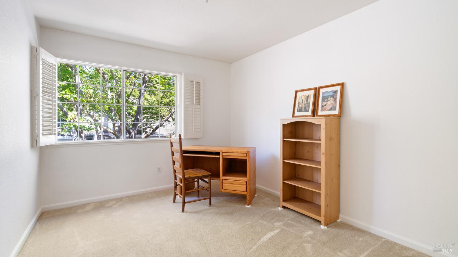 Detail Gallery Image 22 of 55 For 871 Chardonnay Cir, Petaluma,  CA 94954 - 3 Beds | 2/1 Baths
