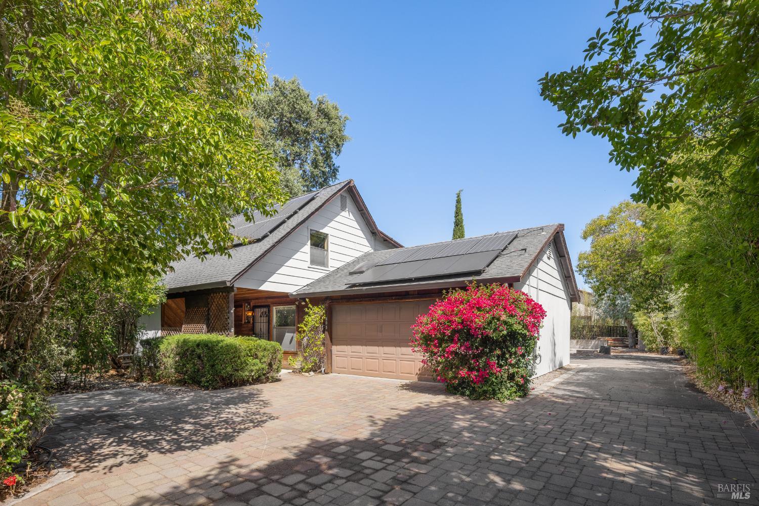 Detail Gallery Image 2 of 28 For 605 Curtin Ln, Sonoma,  CA 95476 - 3 Beds | 2 Baths