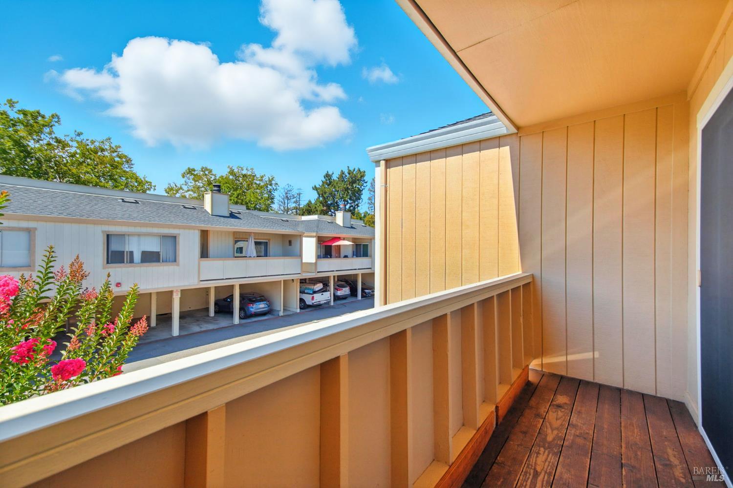 Detail Gallery Image 32 of 38 For 433 Enterprise Dr, Rohnert Park,  CA 94928 - 3 Beds | 2/1 Baths
