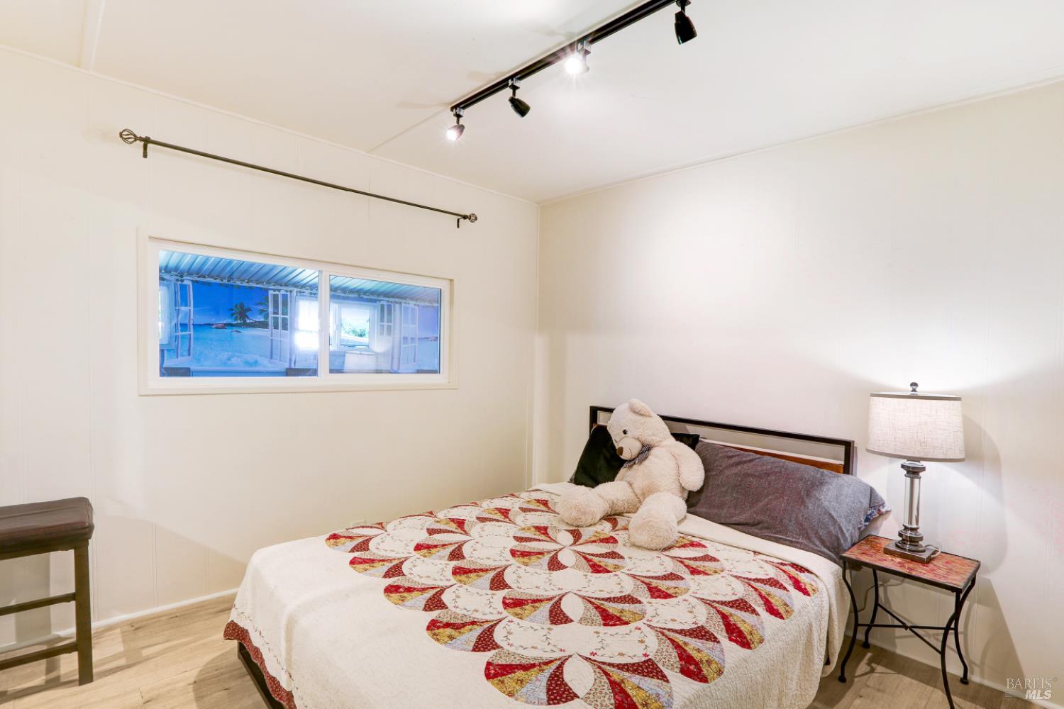Detail Gallery Image 13 of 22 For 236 Reed Cir, Napa,  CA 94558 - 2 Beds | 2 Baths