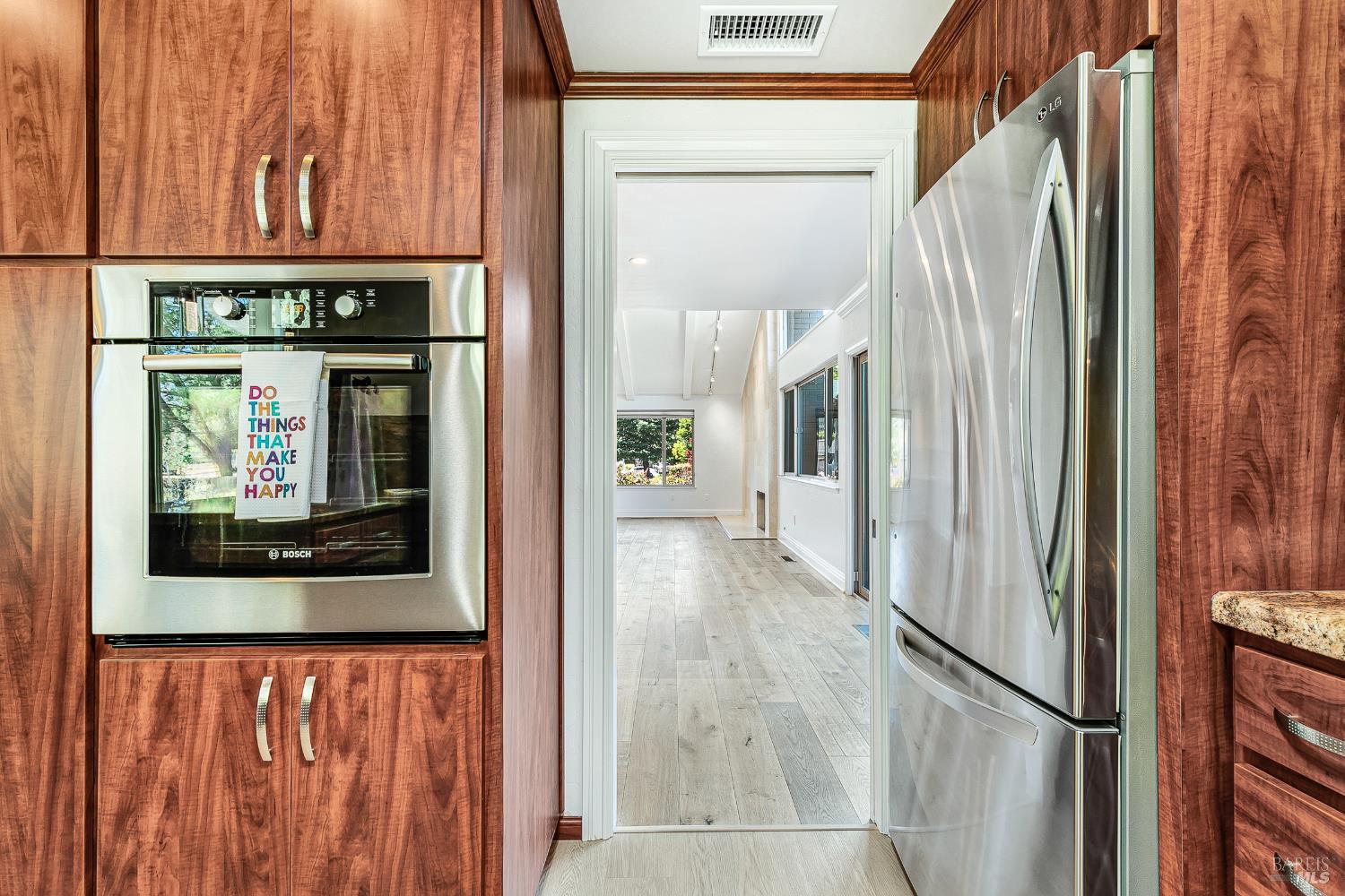 Detail Gallery Image 18 of 63 For 8862 Oak Trail Pl, Santa Rosa,  CA 95409 - 2 Beds | 2 Baths