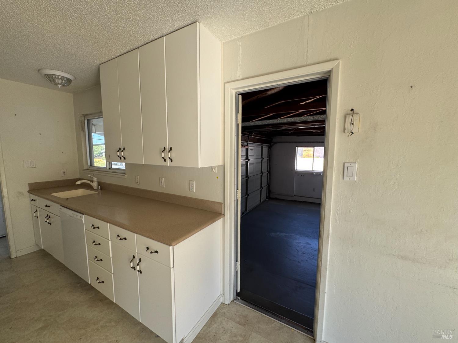 Detail Gallery Image 10 of 45 For 2040 Las Lomas Ct, Concord,  CA 94519 - 3 Beds | 2 Baths