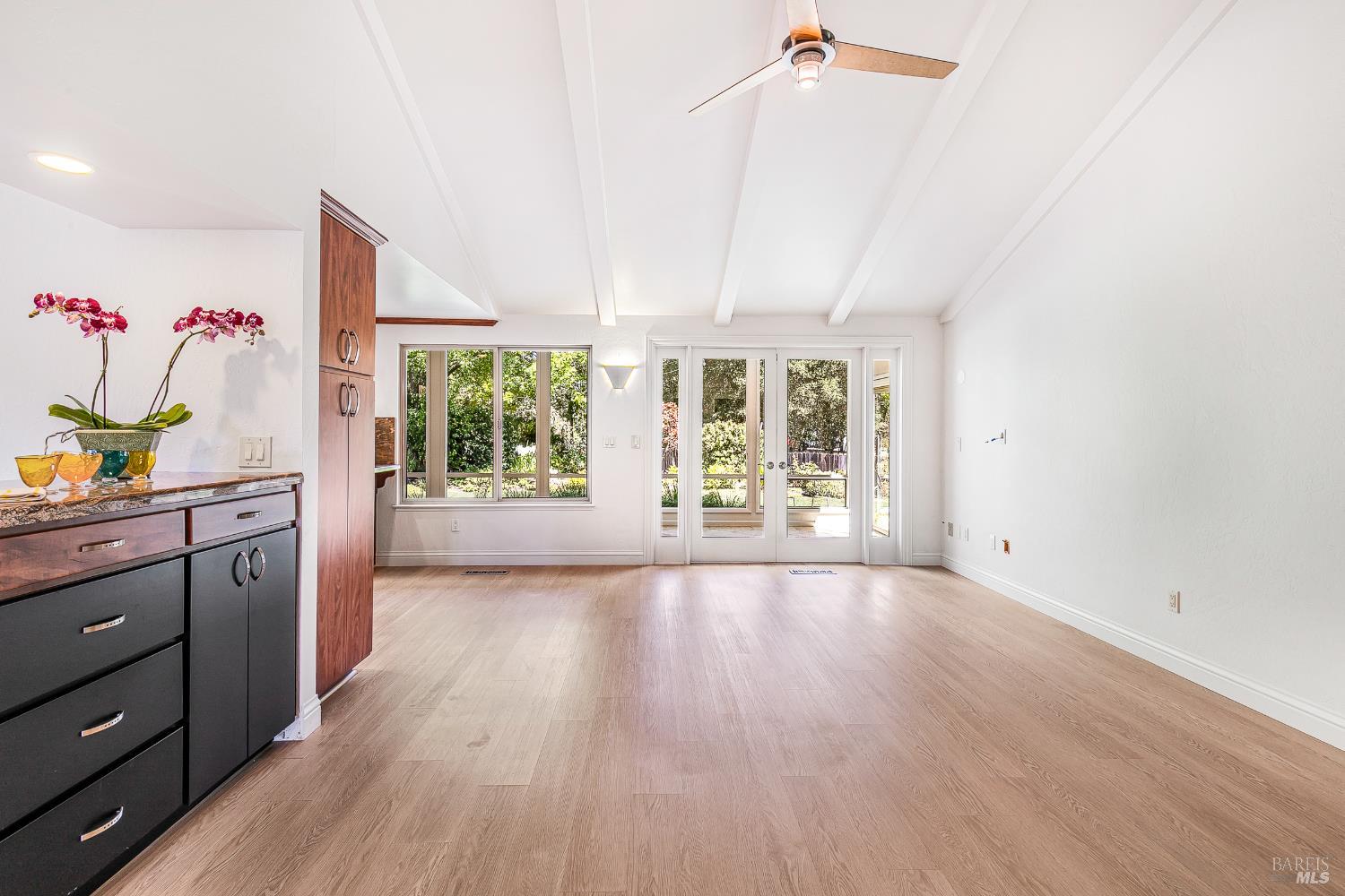 Detail Gallery Image 10 of 63 For 8862 Oak Trail Pl, Santa Rosa,  CA 95409 - 2 Beds | 2 Baths