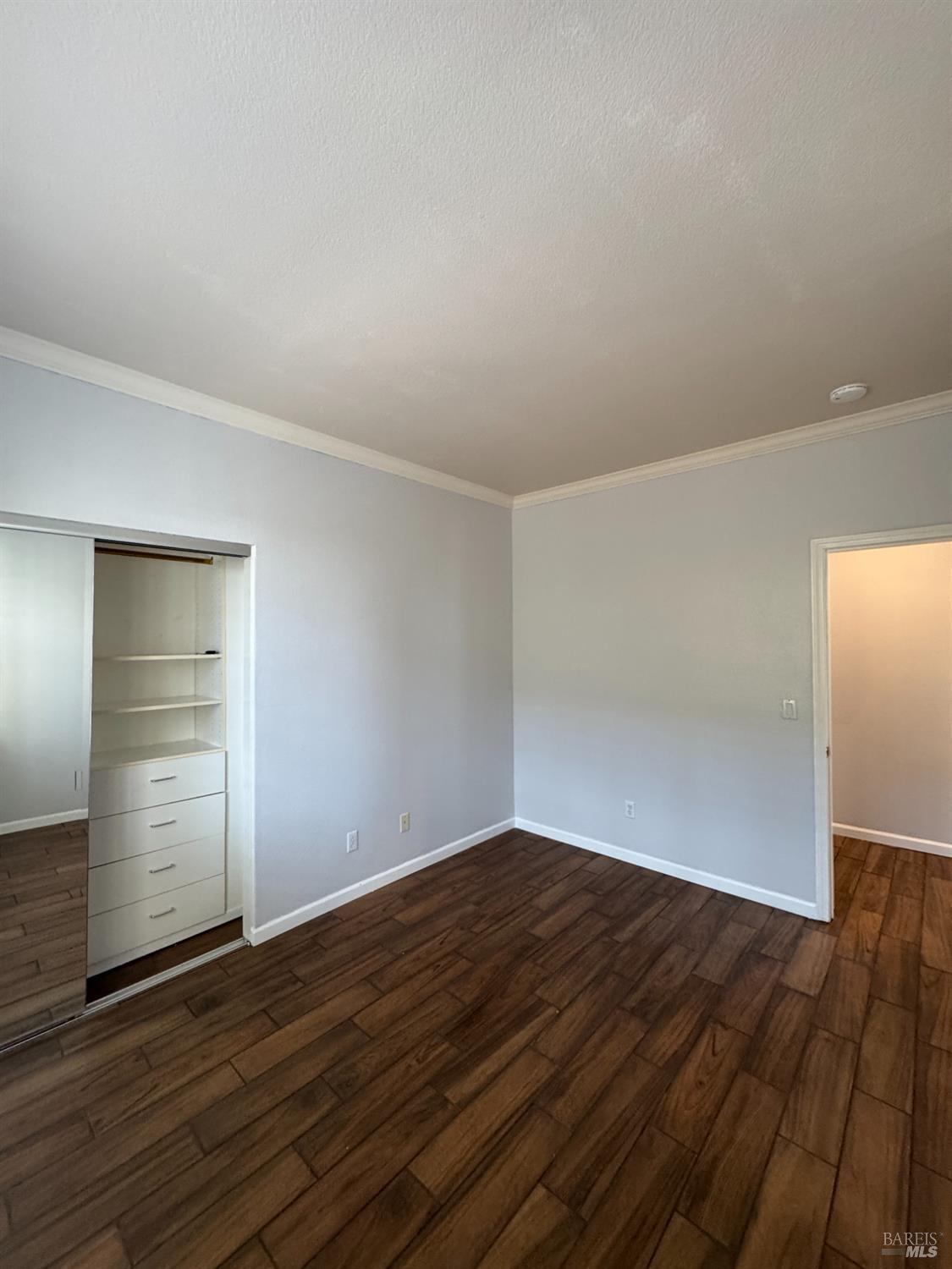 Detail Gallery Image 11 of 58 For 3330 Harbor Moon Ct, Vallejo,  CA 94591 - 5 Beds | 3 Baths
