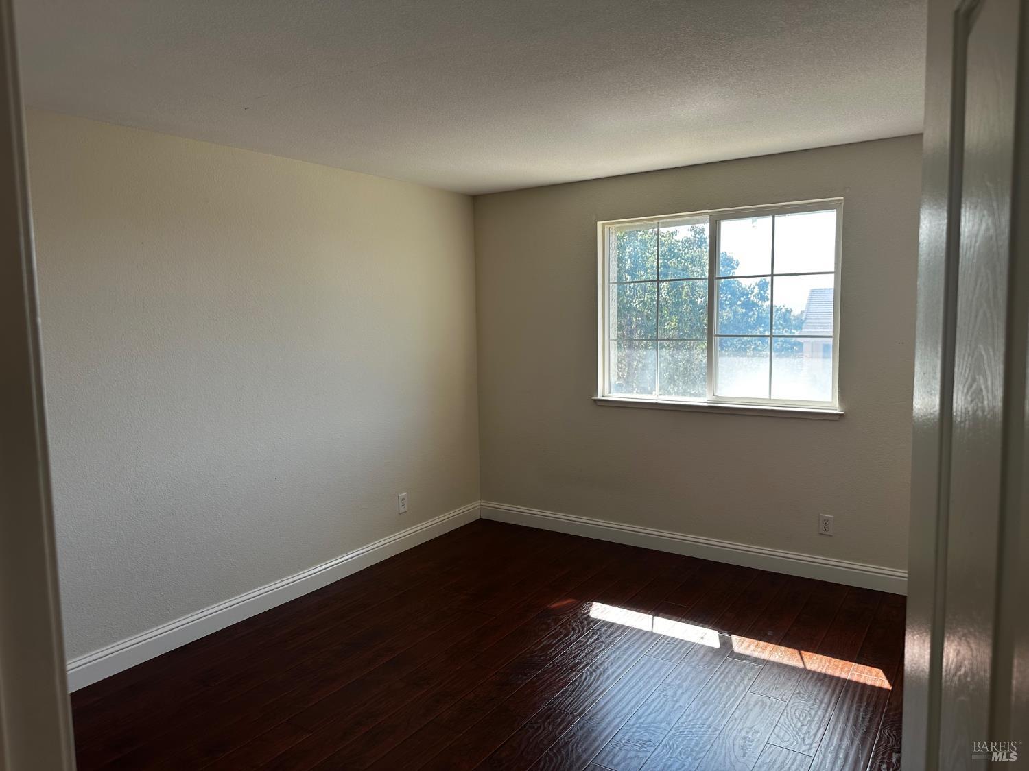 Detail Gallery Image 14 of 22 For 6320 Pebble Beach Dr, Vallejo,  CA 94591 - 3 Beds | 3 Baths