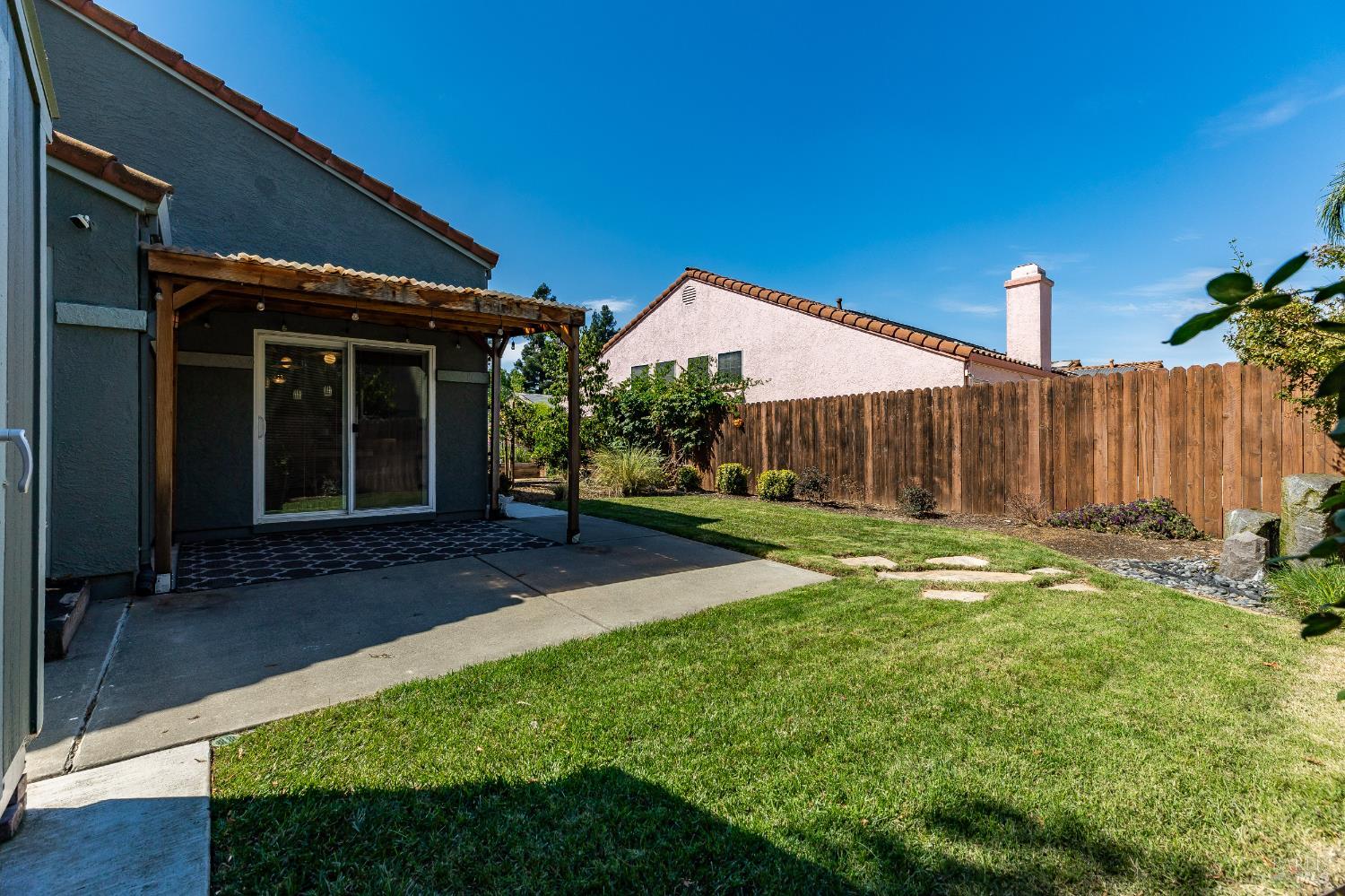 Detail Gallery Image 28 of 34 For 755 Oak Hollow Ave, Vacaville,  CA 95687 - 3 Beds | 2 Baths