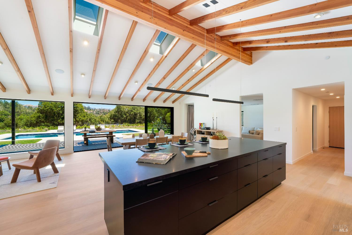 Detail Gallery Image 12 of 44 For 13671 Chalk Hill Rd, Healdsburg,  CA 95448 - 3 Beds | 3 Baths