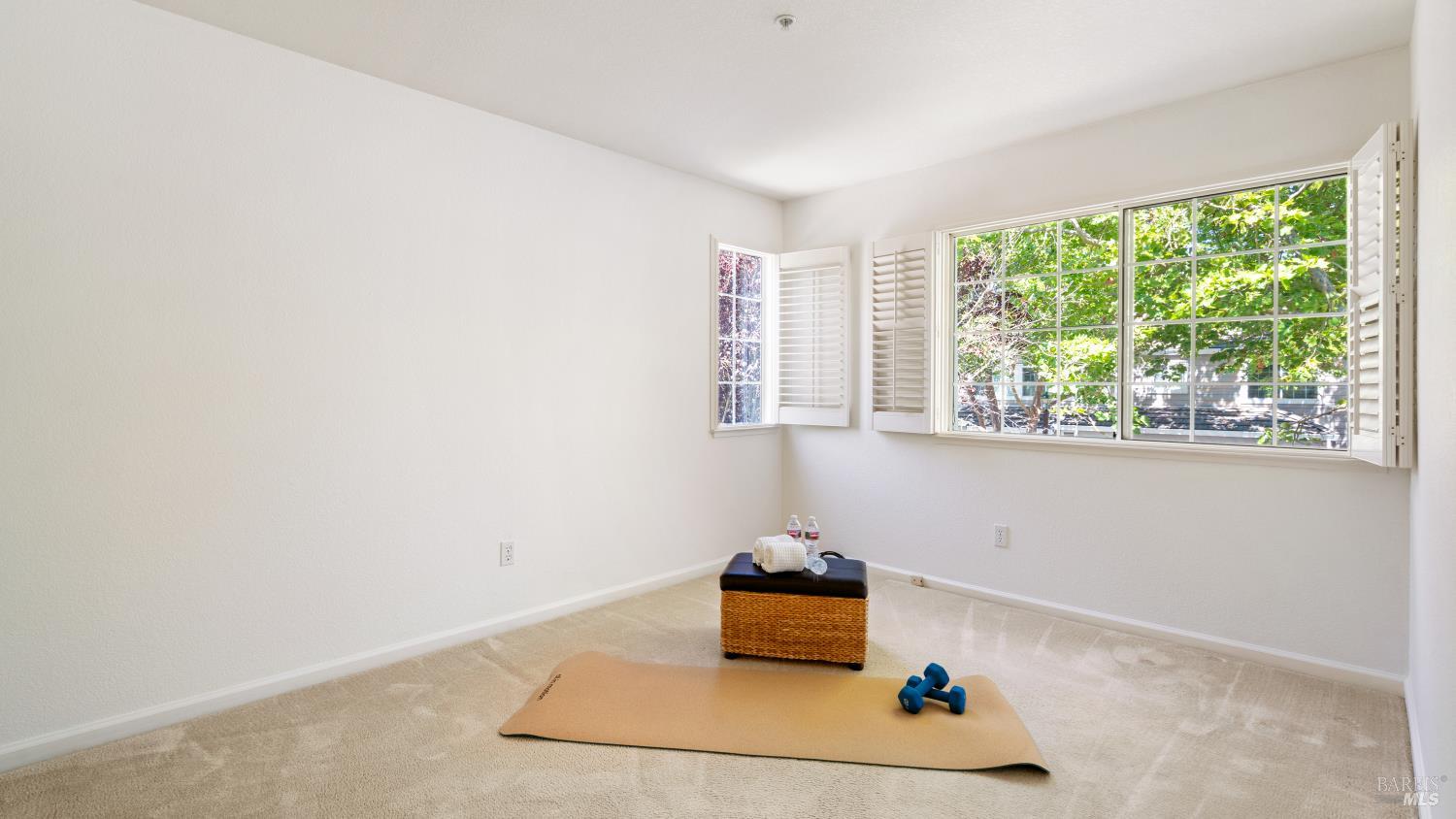 Detail Gallery Image 20 of 55 For 871 Chardonnay Cir, Petaluma,  CA 94954 - 3 Beds | 2/1 Baths