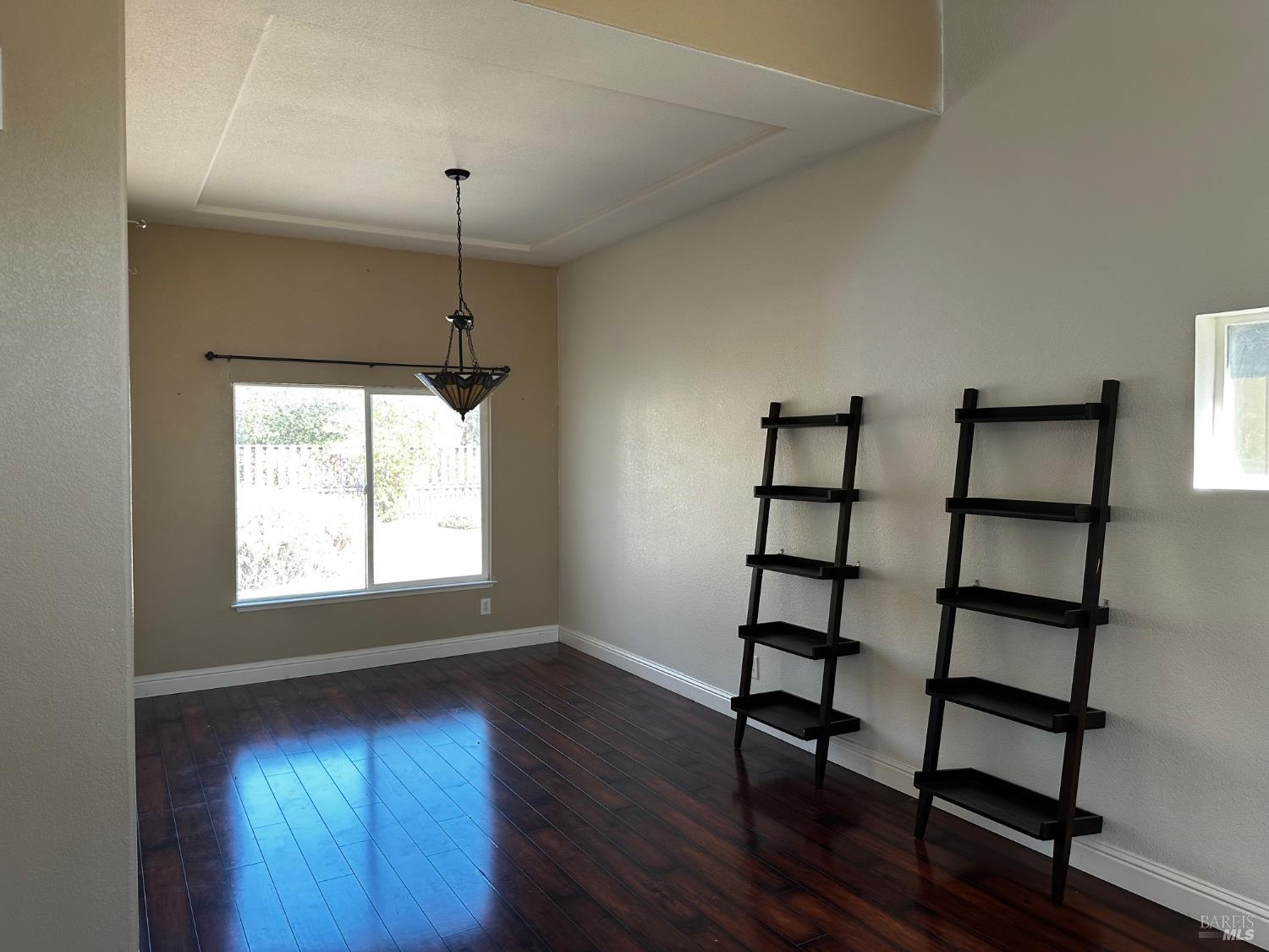 Detail Gallery Image 6 of 22 For 6320 Pebble Beach Dr, Vallejo,  CA 94591 - 3 Beds | 3 Baths