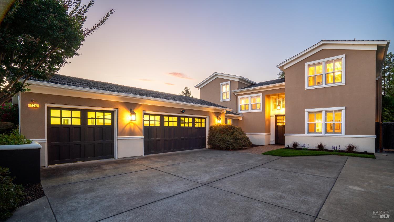Detail Gallery Image 3 of 53 For 126 Savannah Way, Windsor,  CA 95492 - 4 Beds | 3/1 Baths